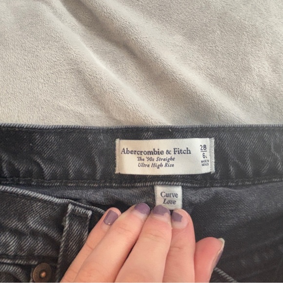 Abercrombie Curve Love Jeans - Picture 2 of 2